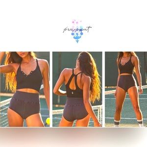 💗NWT💗 Sz Medium Free People Free throw Henley top…black crop top